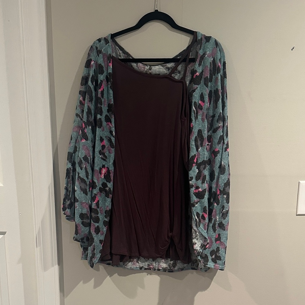 Chic Women's Cardigan Set - Leopard Pattern